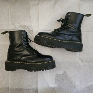 Dr. Martens Polished Smooth Leather Platform Jadon Boots US 7 EU 38 Black Womens